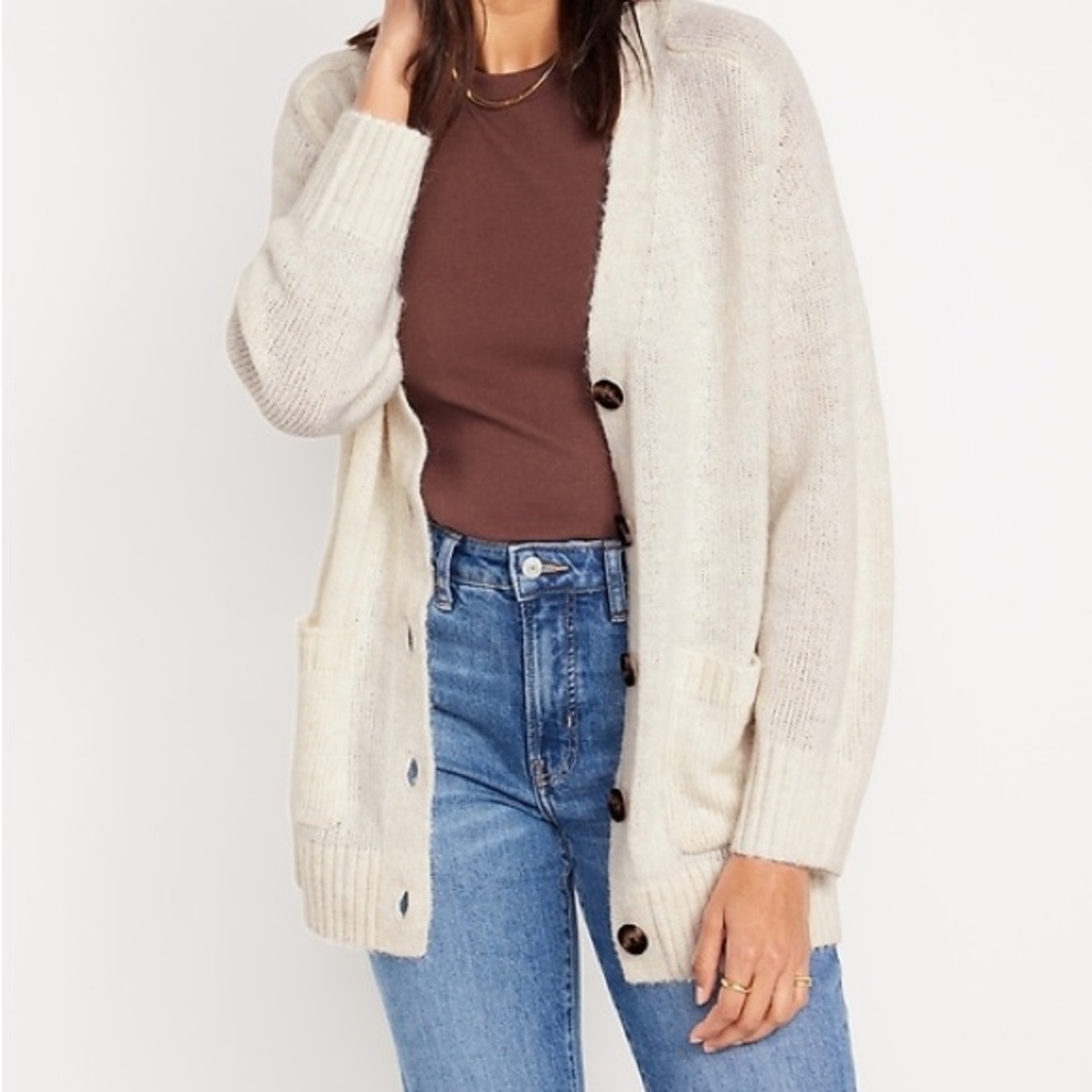 Old Navy Knit Cardigan in Cream
